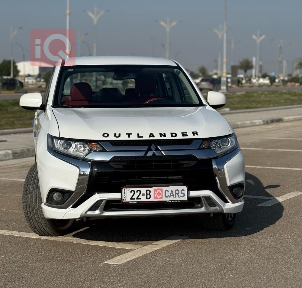 ميتسوبيشي اوتلاندر